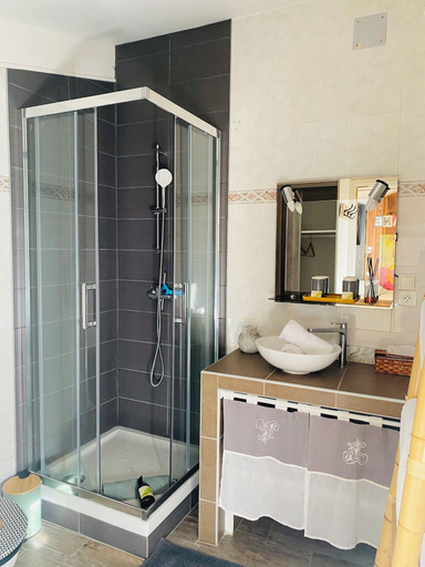 Bathroom 5, Les Chambres d'Ovaline, Gironde