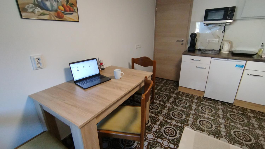 Kitchen, Hamster, Slovenska Bistrica
