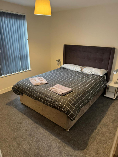 Bedroom, Ferry Gait Apartments, Edinburgh