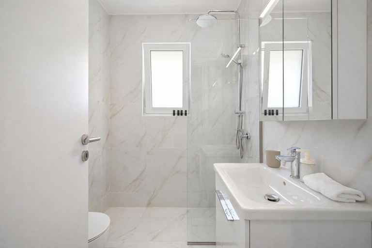 Bathroom 3, Marathonomachon by Verde Apartments, Attica