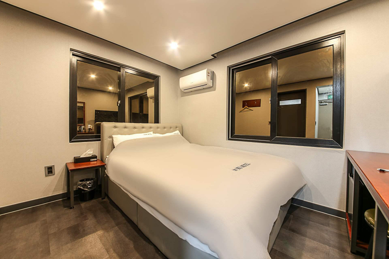 Bedroom 2, Tongyeong Mu, Tongyeong