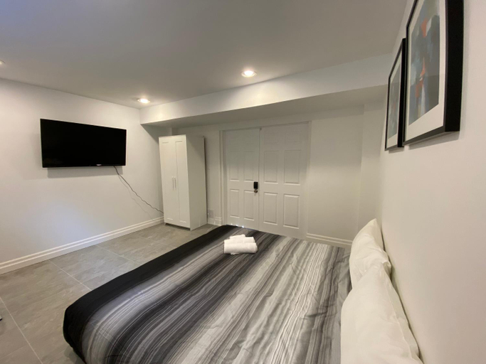 Others 4, Yorkmills and Bayview !A Spacious and Modern Private Bdr with Shared Bathroom, Toronto