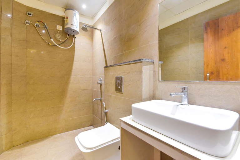 Bathroom 5, Fabhotel Aishwarya, Kota