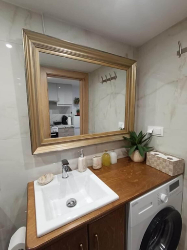 Bathroom 5, Isidora Apartments, Thessaly