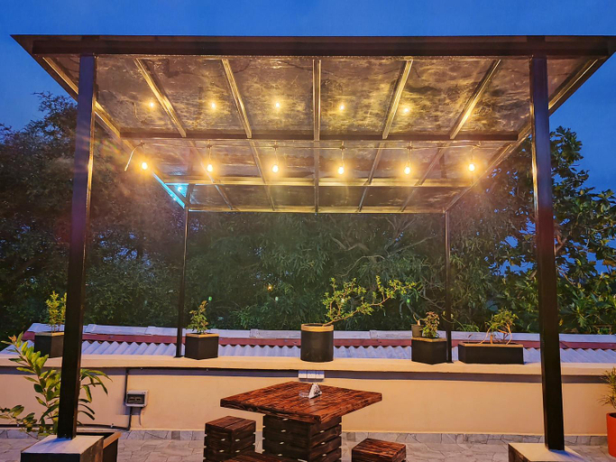 Food & Drinks 5, ANTONIO TRANSIT KATUNAYAKE, Katana