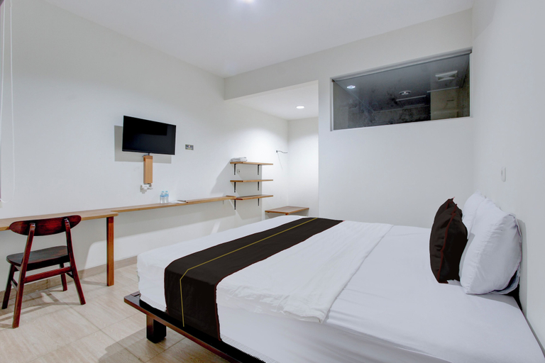 Room 4, Townhouse Oak near The Park Mall Solo, Sukoharjo