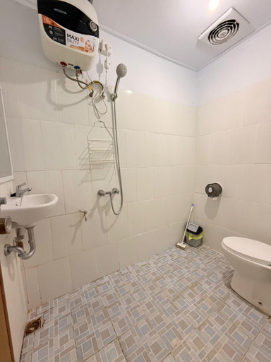 Bathroom, Rumah Kayu Putih, Denpasar