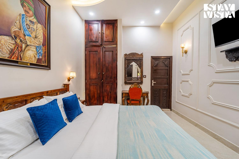 Bedroom 2, Sunset Escape by VEO - Part of StayVista, Jodhpur