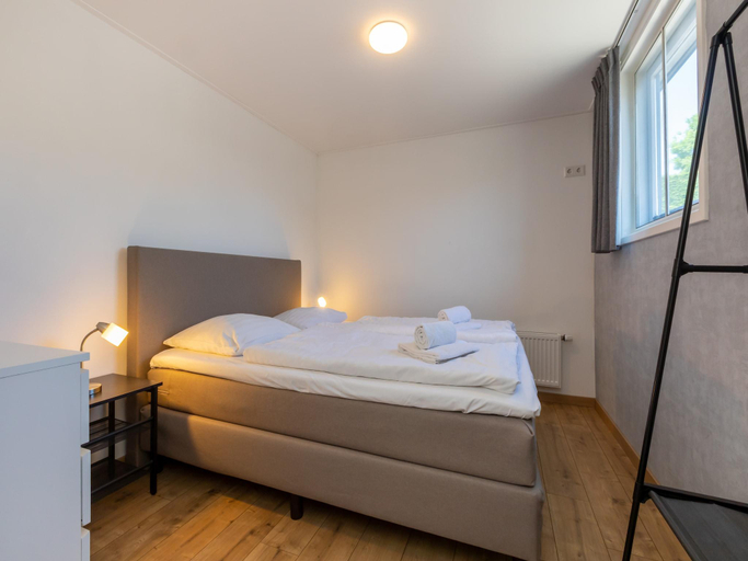 Bedroom 2, Holiday Home near Veerse Meer Lake Wolphaartsdijk, Goes