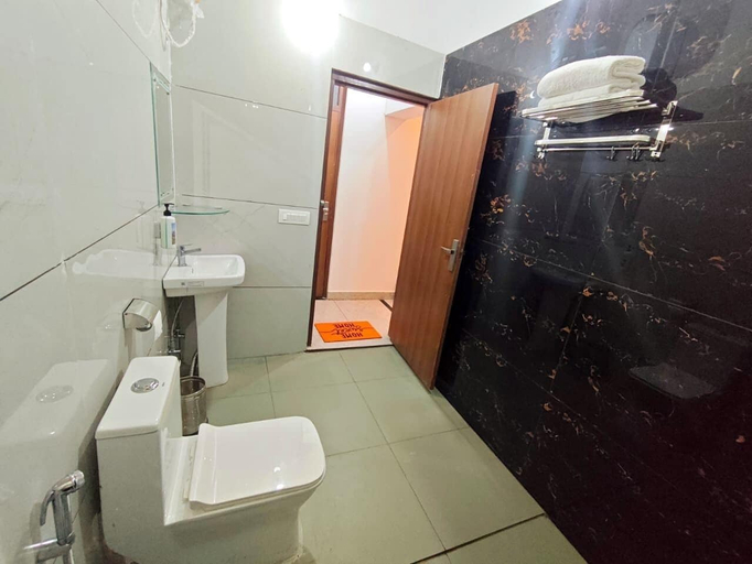 Bathroom 5, Mukteshwar Valley Resort, Nainital