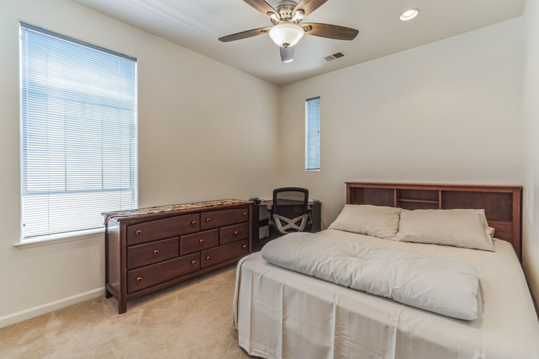 Room 5, San Jose 5BR Home Sleeps 10, Dog Friendly, Santa Clara