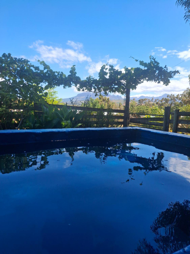 Sport & Beauty 2, 11 Mountain Stream Hot Tub Self Catering, City of Cape Town