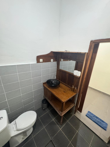 Bathroom 5, Blue EmOcean Dive Eco lodge, Sumbawa