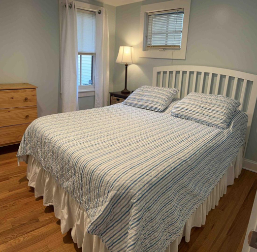 Bedroom 2, Beautiful & Romantic 1BR Cottage w/Beach Locker, Monmouth
