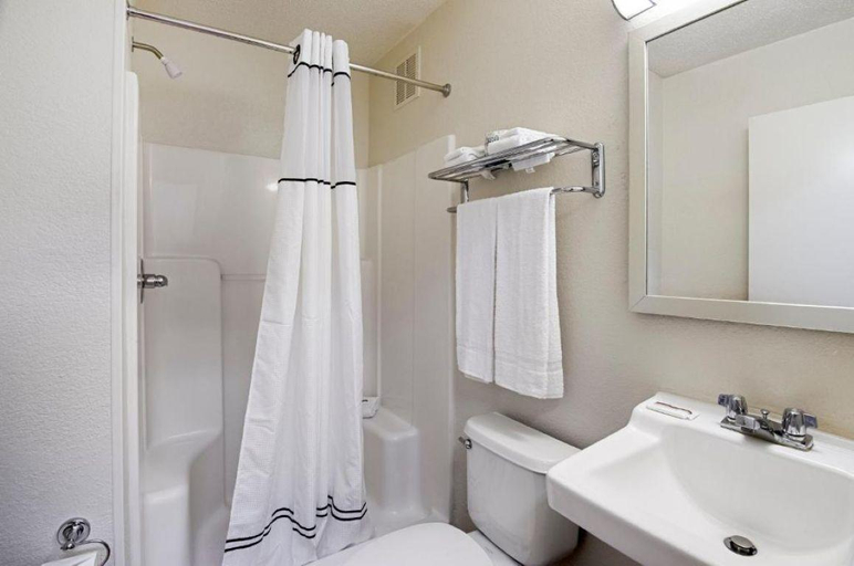 Bathroom, Suburban Studios Winston Salem-University Parkway, Forsyth