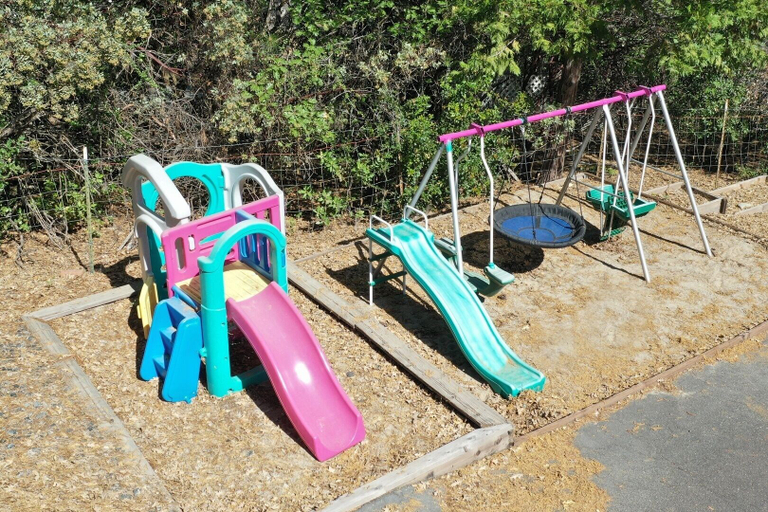 Children's area, Yosemite Gateway Cabin Valley Views, Sleeps 10, Tuolumne