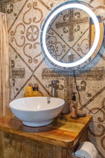 Bathroom, Ponci’s Gate to Gaia Holistic Center, Bocas del Toro