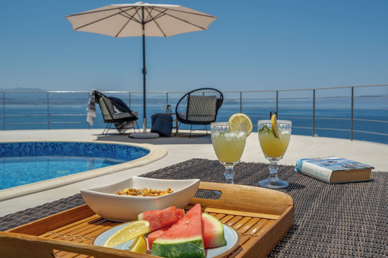 Outdoor spa tub 5, Villa Hemera, Crete