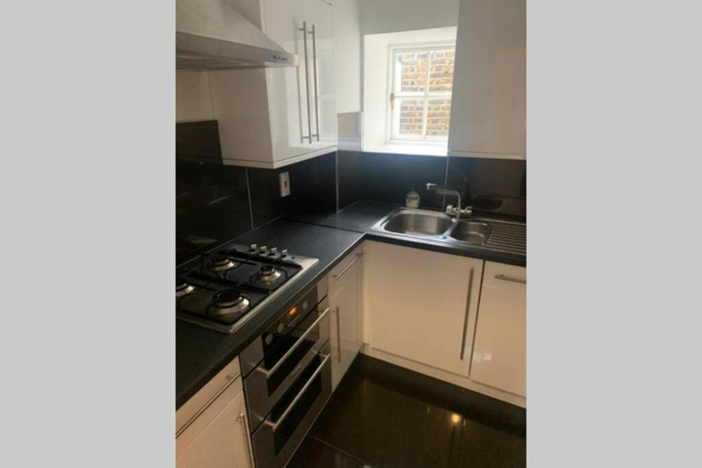3, Earls Court Apartments, London