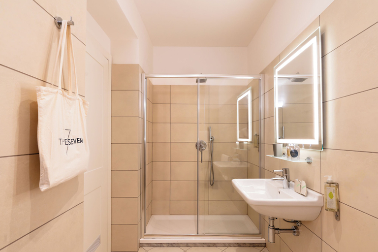 Bathroom 5, THE SEVEN GENOVA, Genova