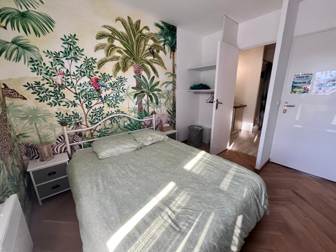 Others 4, Chambre au coeur du Bassin, Gironde
