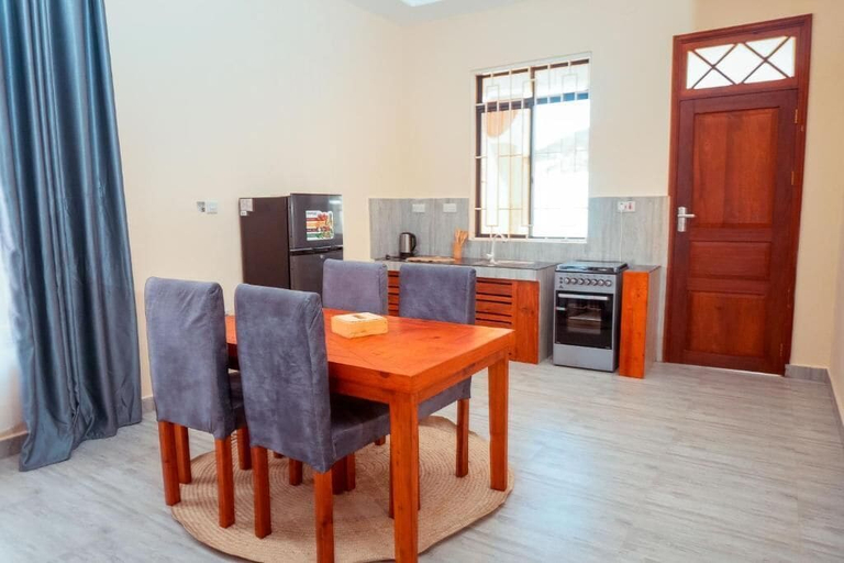 Dining 4, Makazi Garden Villas, Kusini