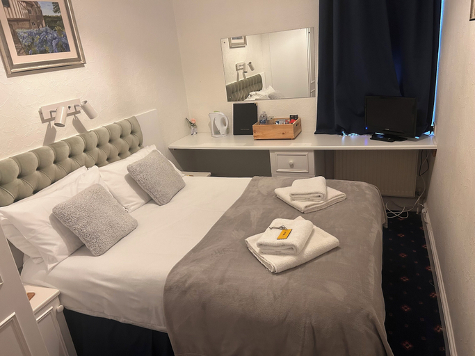 Bedroom 2, The Beaumont - B&B, Kent