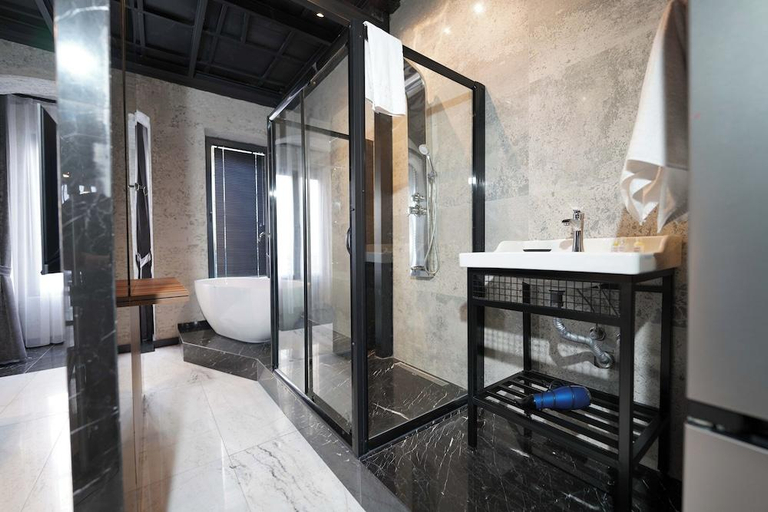 Bathroom 5, Monev İstanbul, Şişli