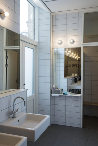 Bathroom 4, Sleep in Heaven hostel & bar, Copenhagen