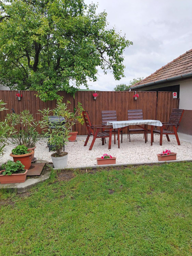 Garden, Kaptarko Apartmanhaz, Eger