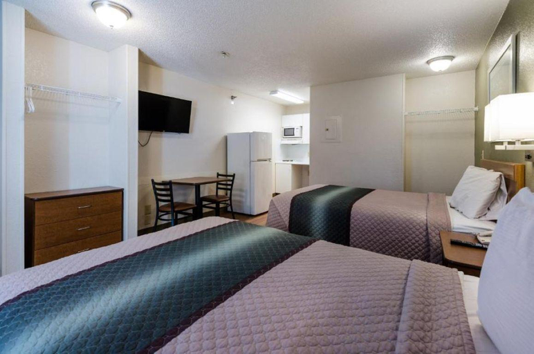 Bedroom 3, Suburban Studios Winston Salem-University Parkway, Forsyth