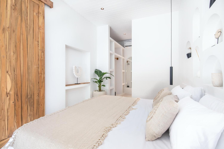 5, Modern 2BR Villa, 4min to Bingin's Coastal Charm, Badung