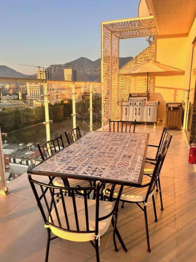 Others 4, City Centre Penthouse, Tiranës