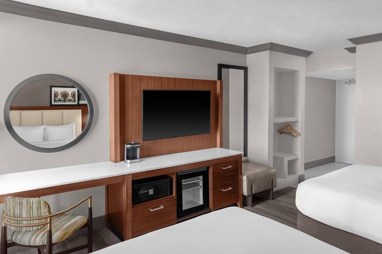 Bedroom 3, DoubleTree by Hilton New Orleans, Orleans