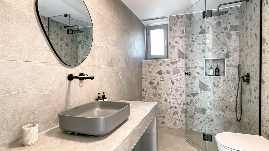 Bathroom 3, Eleonas Limeni, Peloponnese