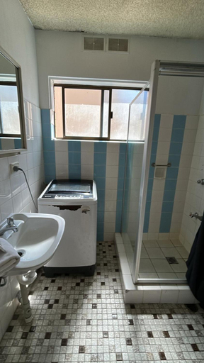 Bathroom 4, Surfers Holiday Apartments (PT), Gold Coast
