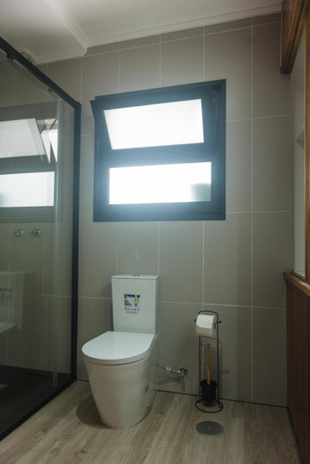 Bathroom 2, Os Ninhos dos Avos, Ponta Delgada