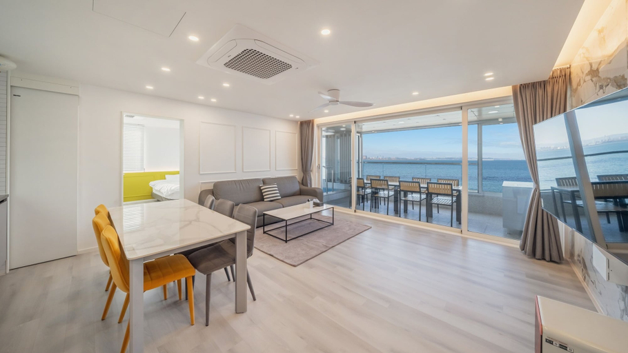 Room 2, Pohang Luna Ocean View Pool Villa, Pohang