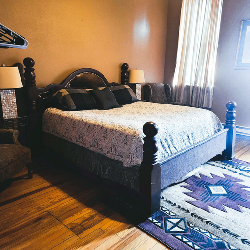 Room 3, Suites at The Red Rock Vacation rentals, Fall River