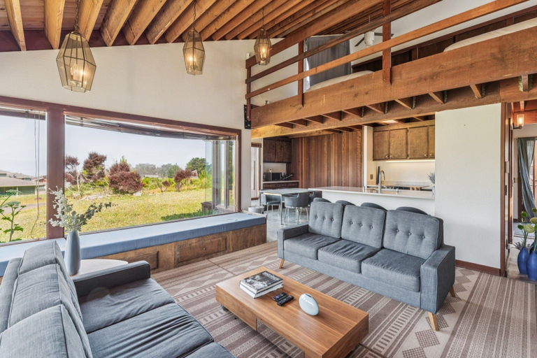 Living area 3, Beach Gem Scenic Views & BBQ Yard, Mendocino