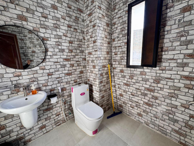 Bathroom 2, Wadi Shab Beach Villa, Sur
