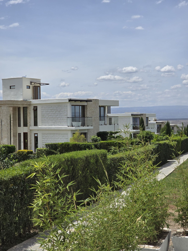 Exterior 2, Lake Elementaita Flamingo Bay, Gilgil