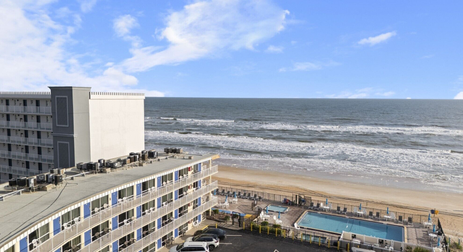 Beach 5, Outrigger Beach Club Resort by Coolvacay, Volusia