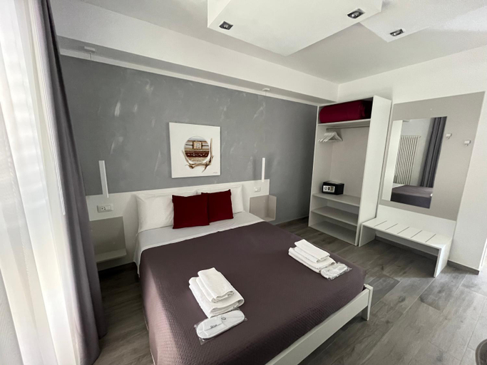 Bedroom 1, AleVa Rooms, Foggia