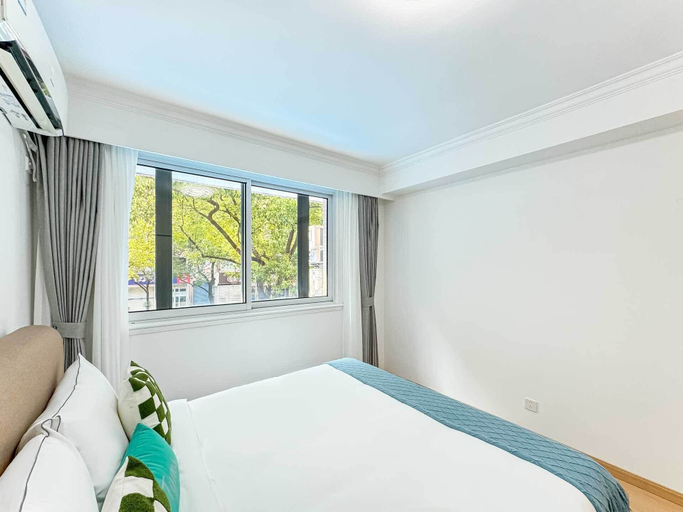 Room 2, Tyms Gubei 2BR Apt near Gubei Road, Shanghai
