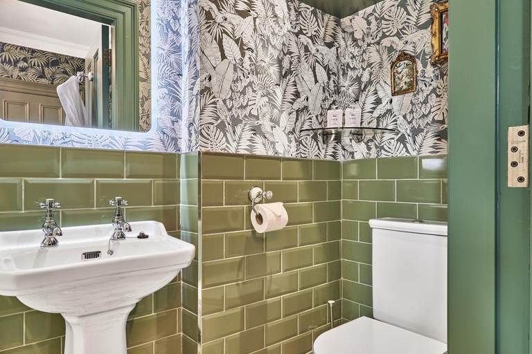 Bathroom 3, The Lawrence, Derry and Strabane