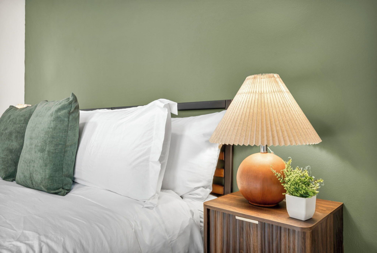 Room 4, ROVE LIVING/KB - Baricelli, Cuyahoga