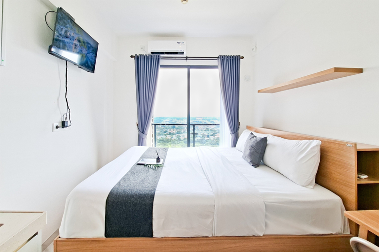 Bedroom 2, Basic Look Studio Apartment at Sky House BSD near AEON Mall By Travelio, Tangerang