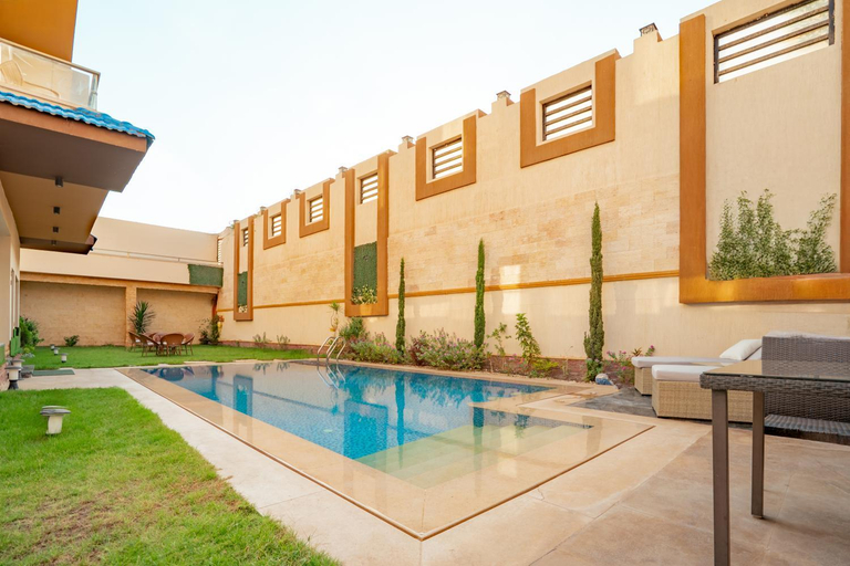 Sport & Beauty 2, Royal Elegance Room, Sheikh Zayed