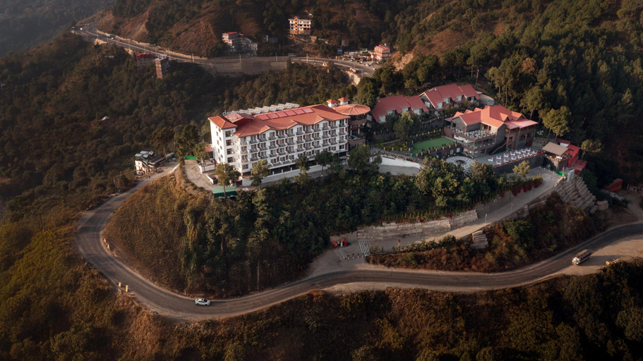 Exterior & Views